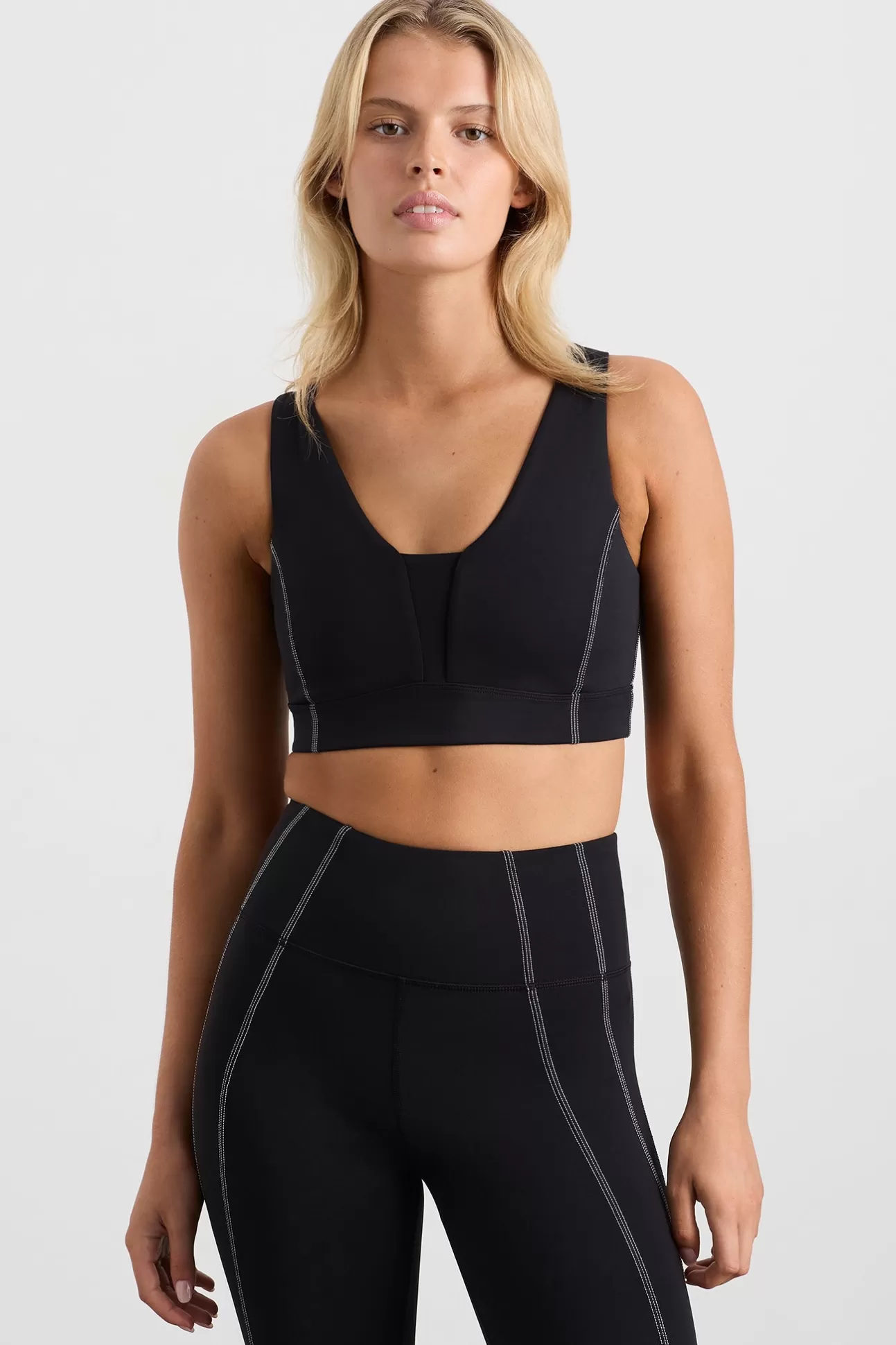 Aje ATHLETICA High Back Sports Bra 381 Black New