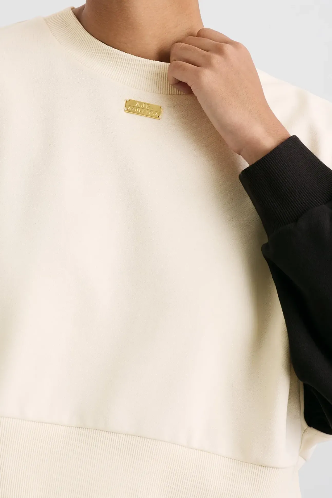 Batwing Crew Neck 426