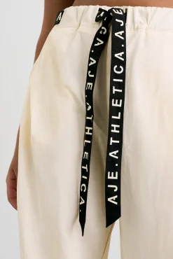 Belted Windbreak Pant 502