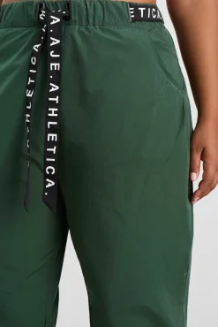 Belted Windbreak Pant 502