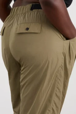 Belted Windbreak Pant 502