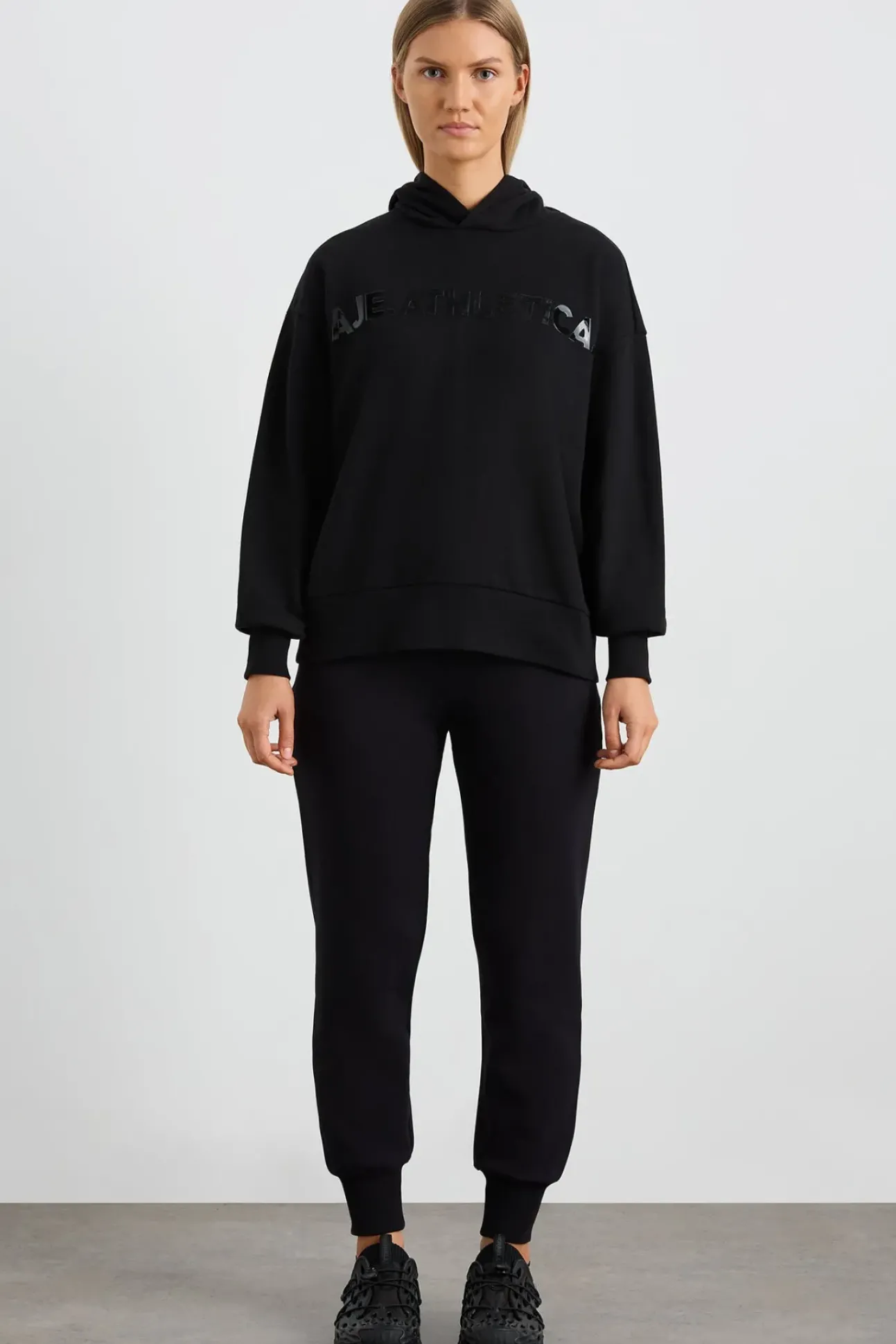 Bold Logo Hoodie 013