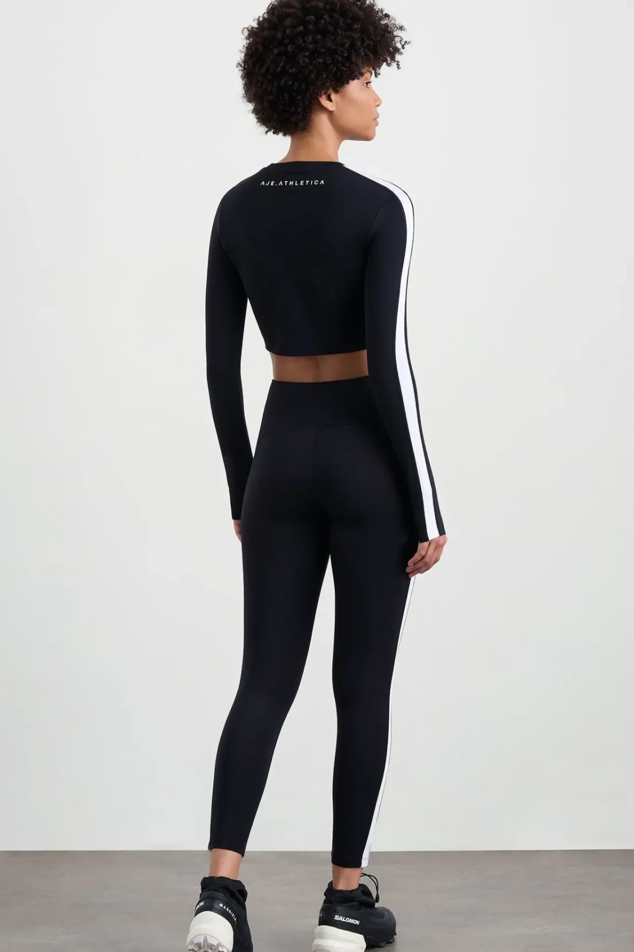 Contrast Long Sleeve Crop Top 389