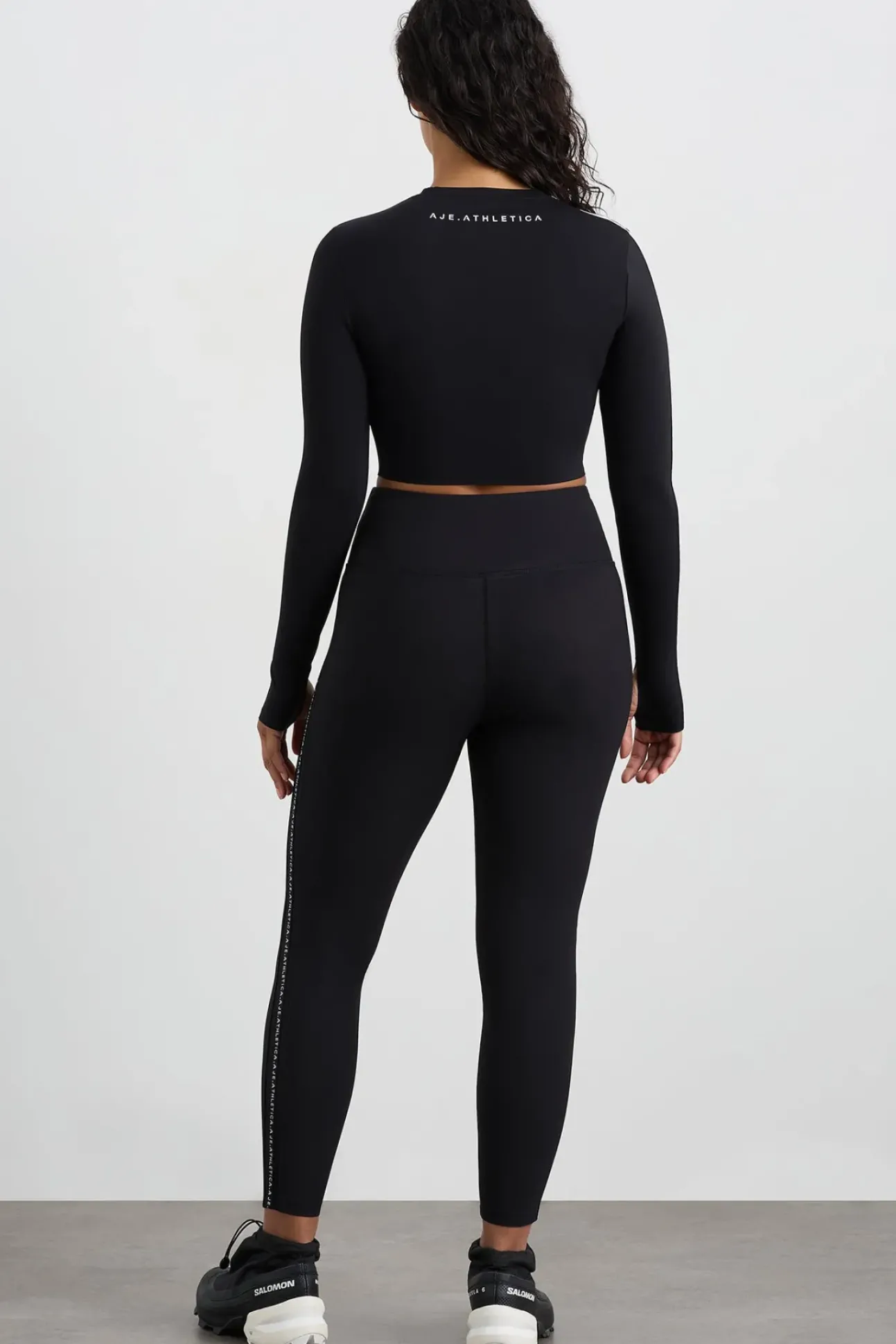 Contrast Long Sleeve Crop Top 389