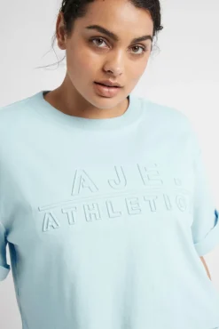 Cropped Embossed Classic Logo T-Shirt 105