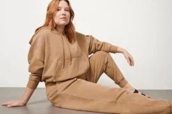 Cropped Essential Contrast Piping Hoodie 405