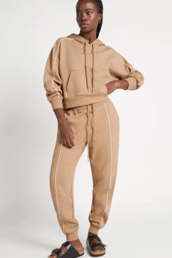 Cropped Essential Contrast Piping Hoodie 405