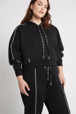 Cropped Essential Contrast Piping Hoodie 405