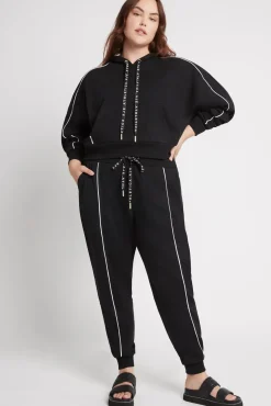 Cropped Essential Contrast Piping Hoodie 405