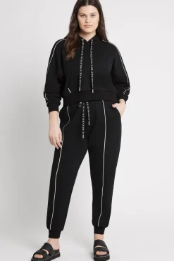 Cropped Essential Contrast Piping Hoodie 405