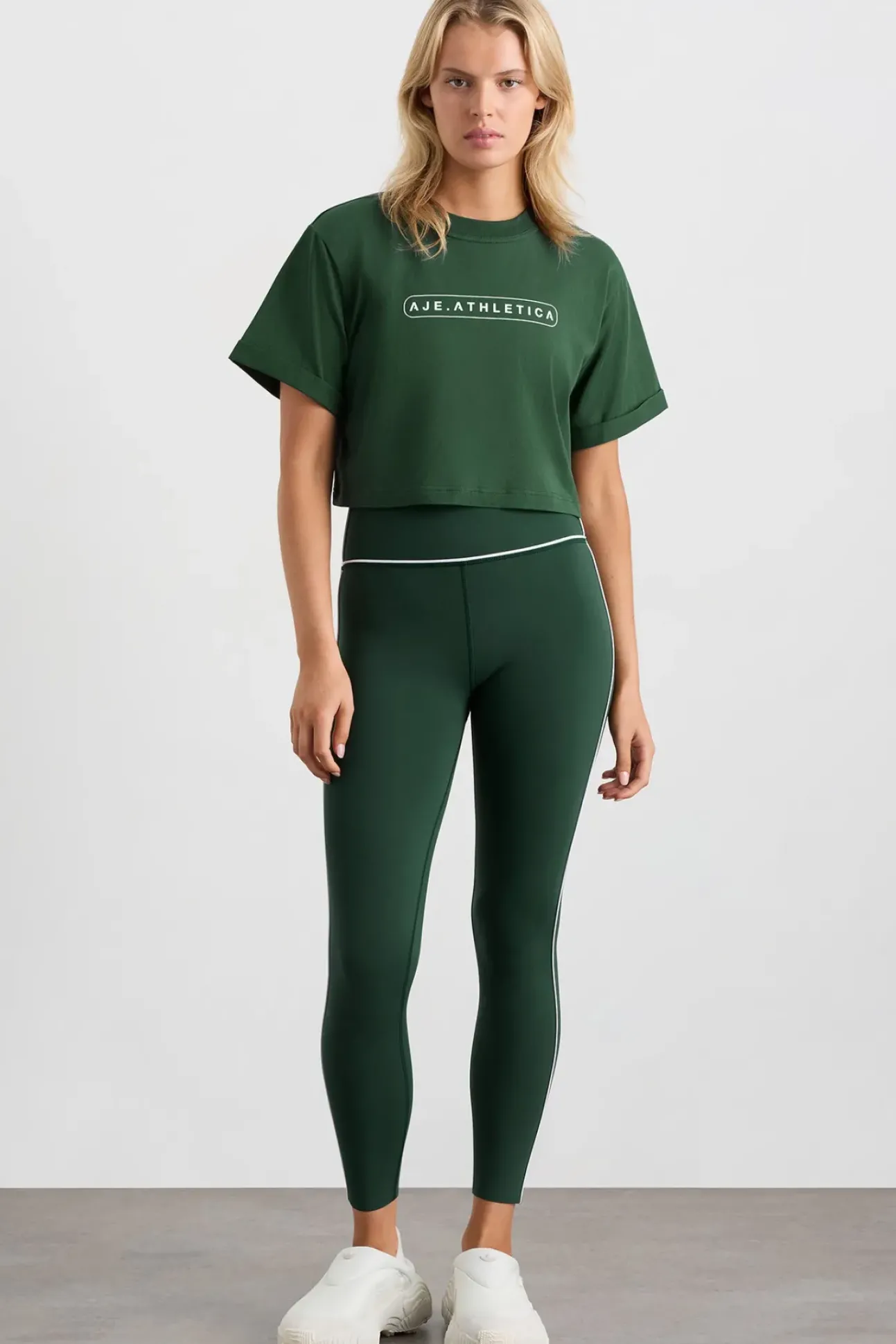 Cropped Logo Tee 105