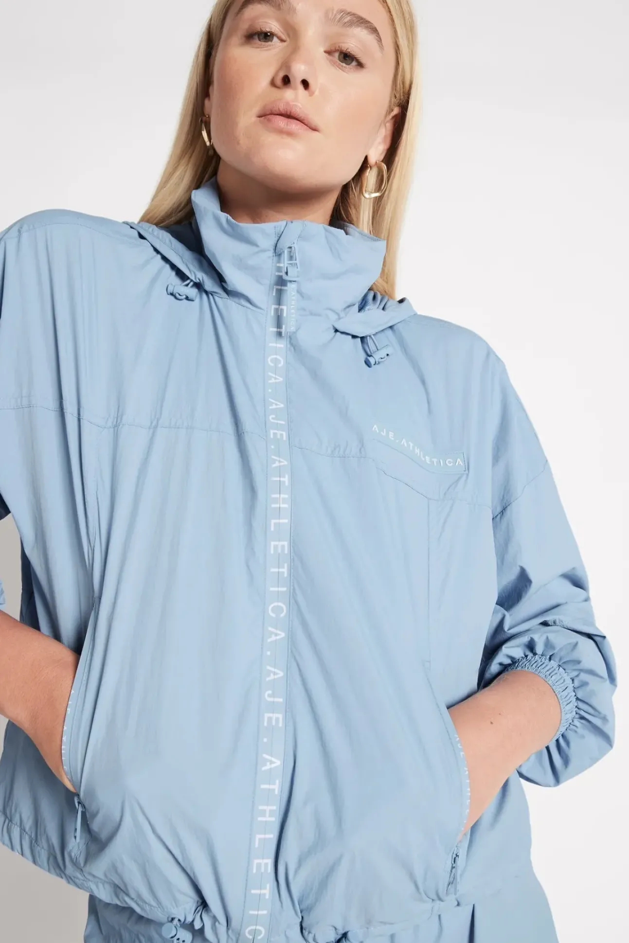 Cropped Signature Badge Logo Spray Jacket 708