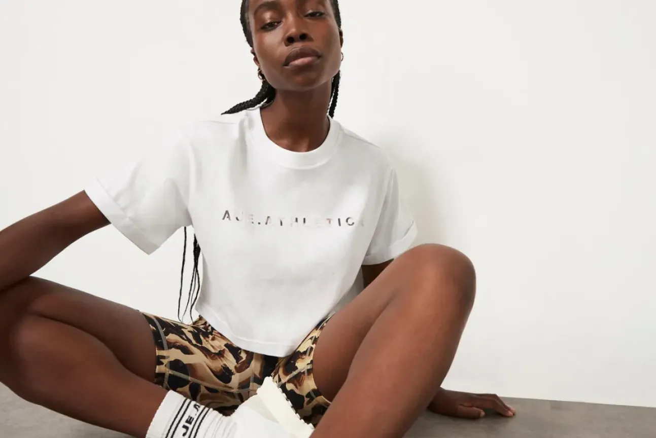 Cropped Signature Logo T-Shirt 105