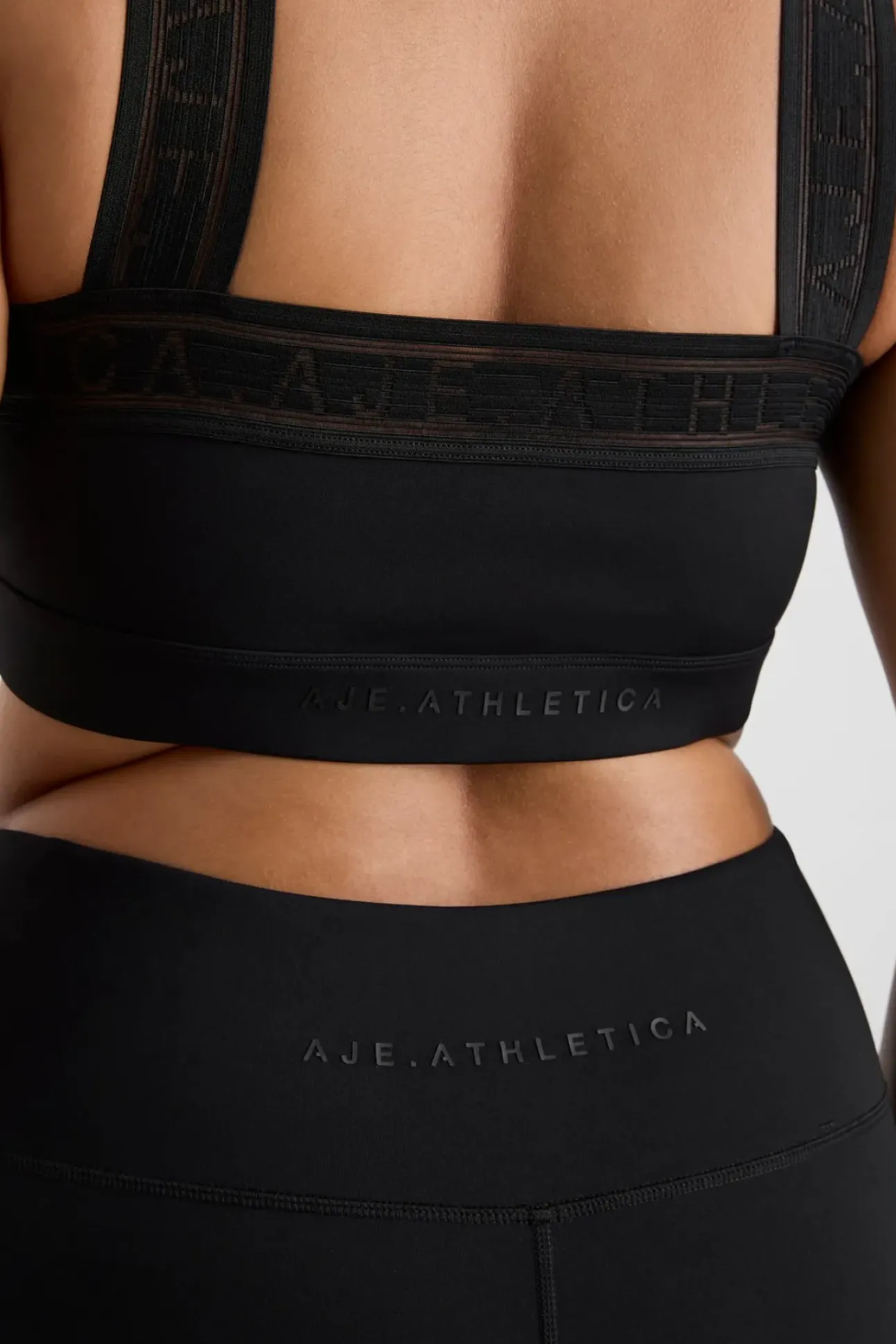 Cross Neck Sports Crop 384