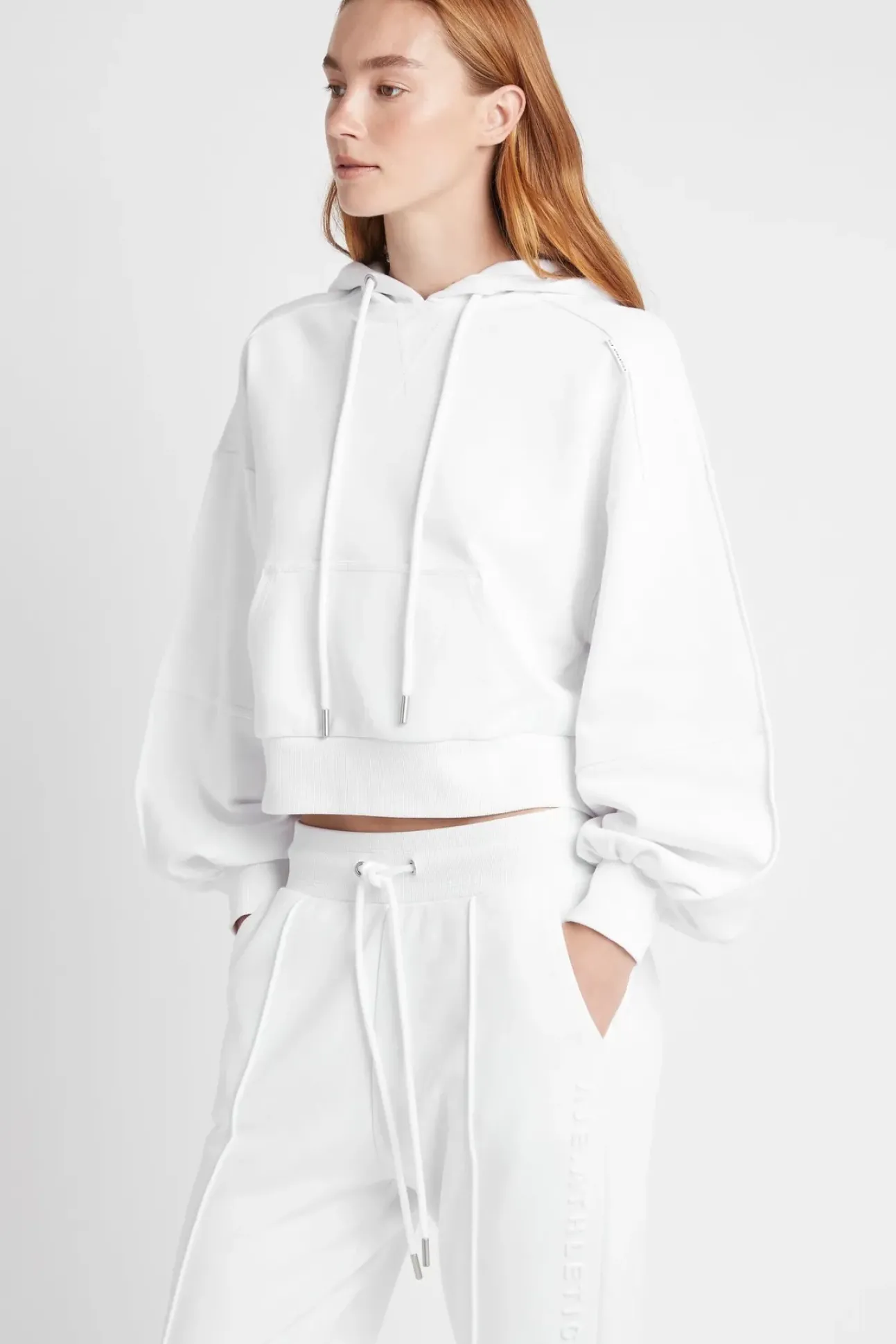 Essential Cropped Hoodie 405