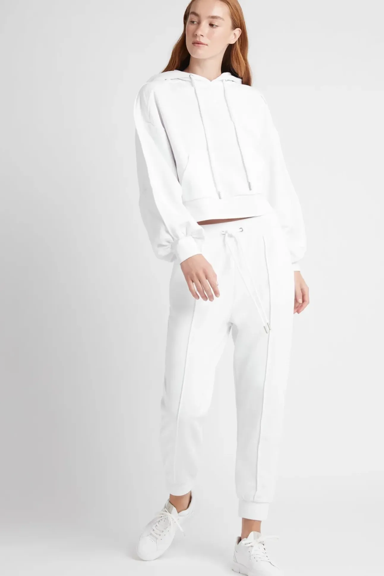 Essential Cropped Hoodie 405