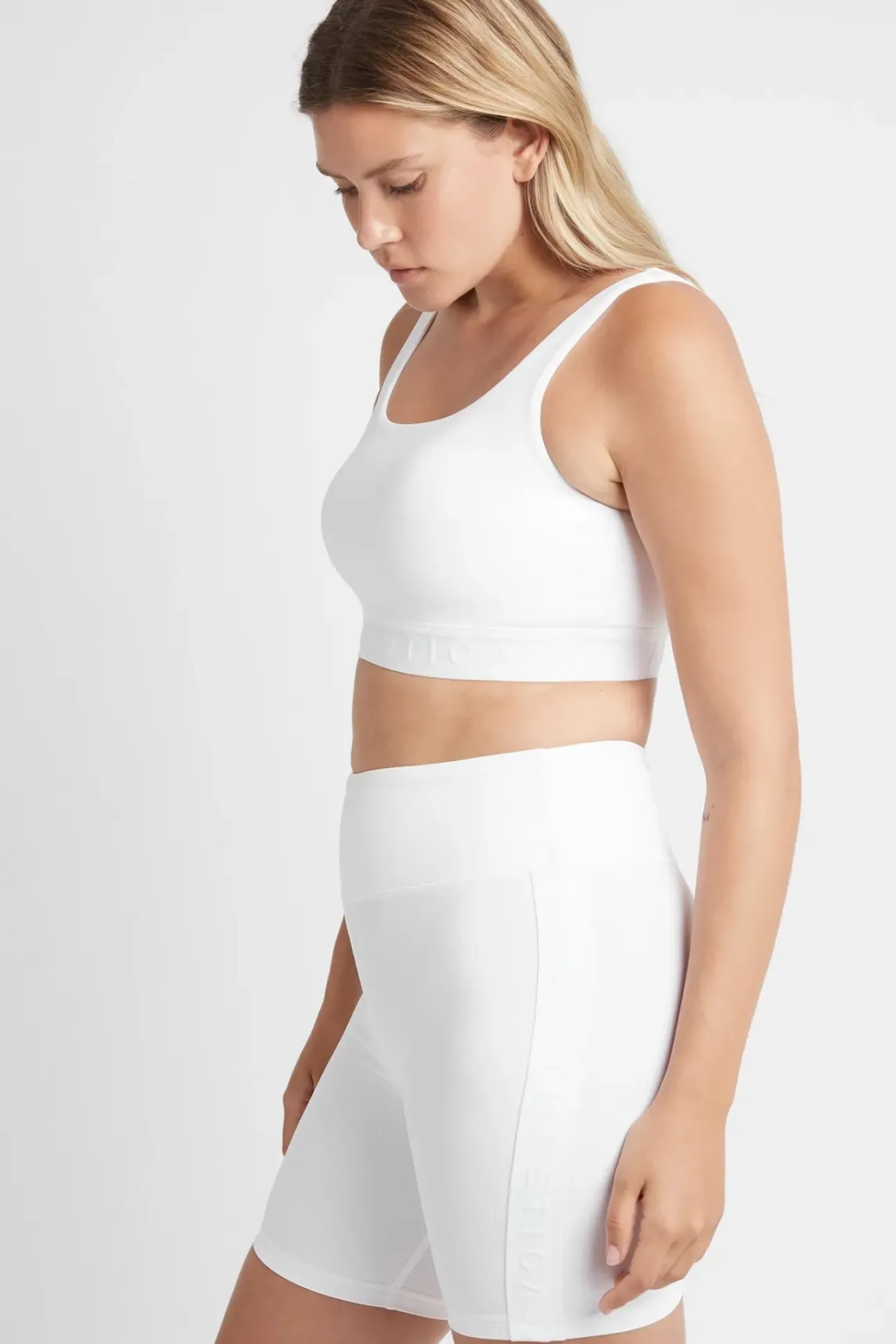 Essential Mid Length Bike Shorts 601