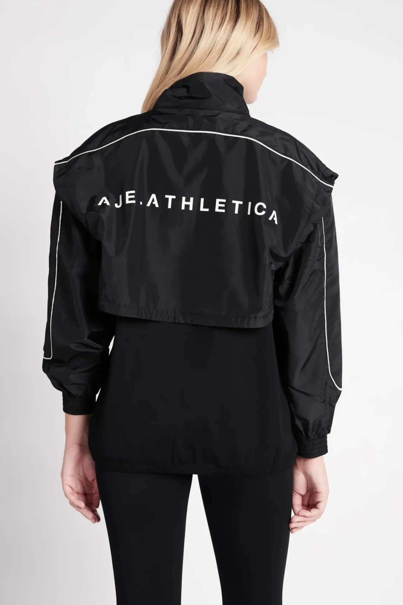 Essential Windbreaker Jacket 718