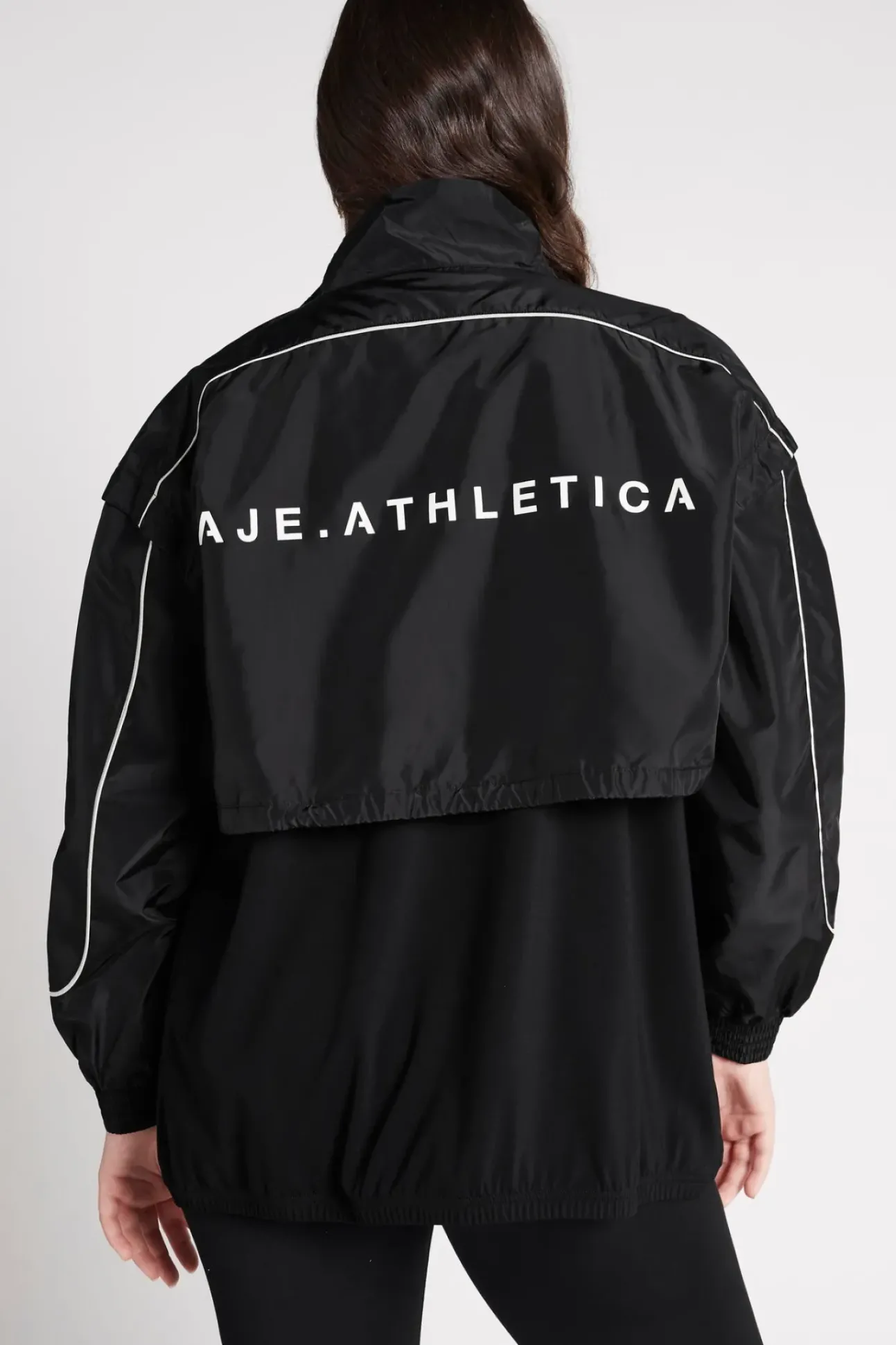 Essential Windbreaker Jacket 718