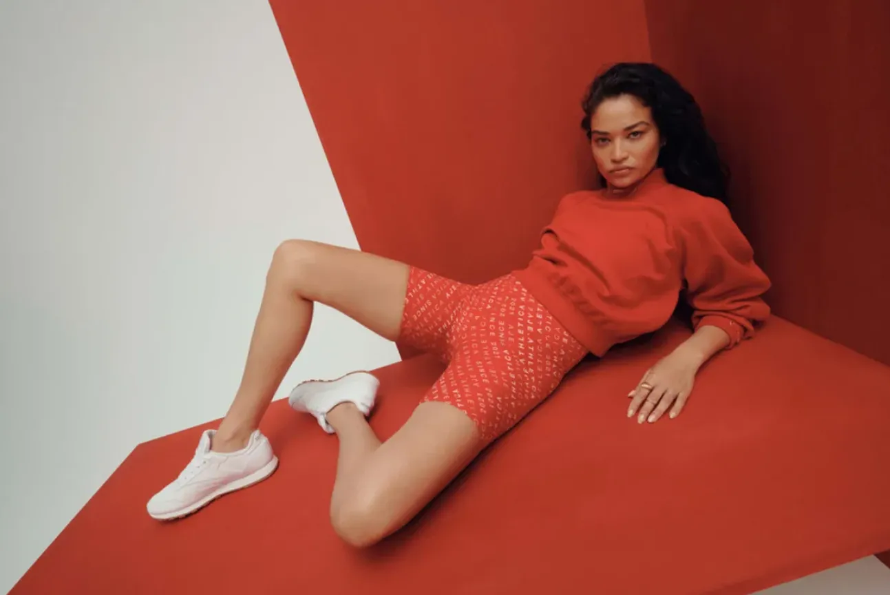 High Rise Logo Shorts 607