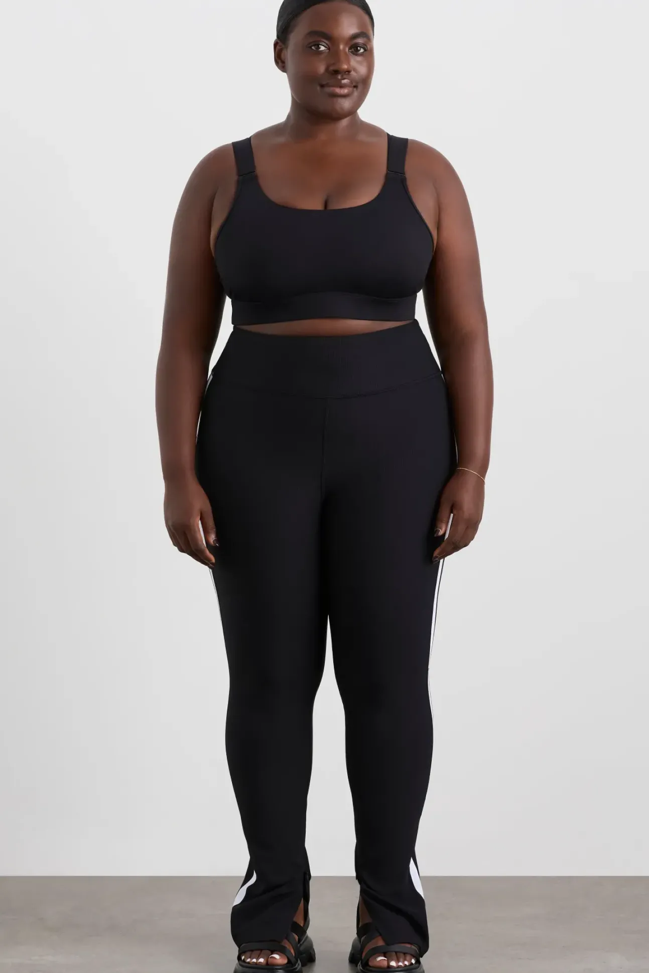 Logo Crossback Sports Bra 395