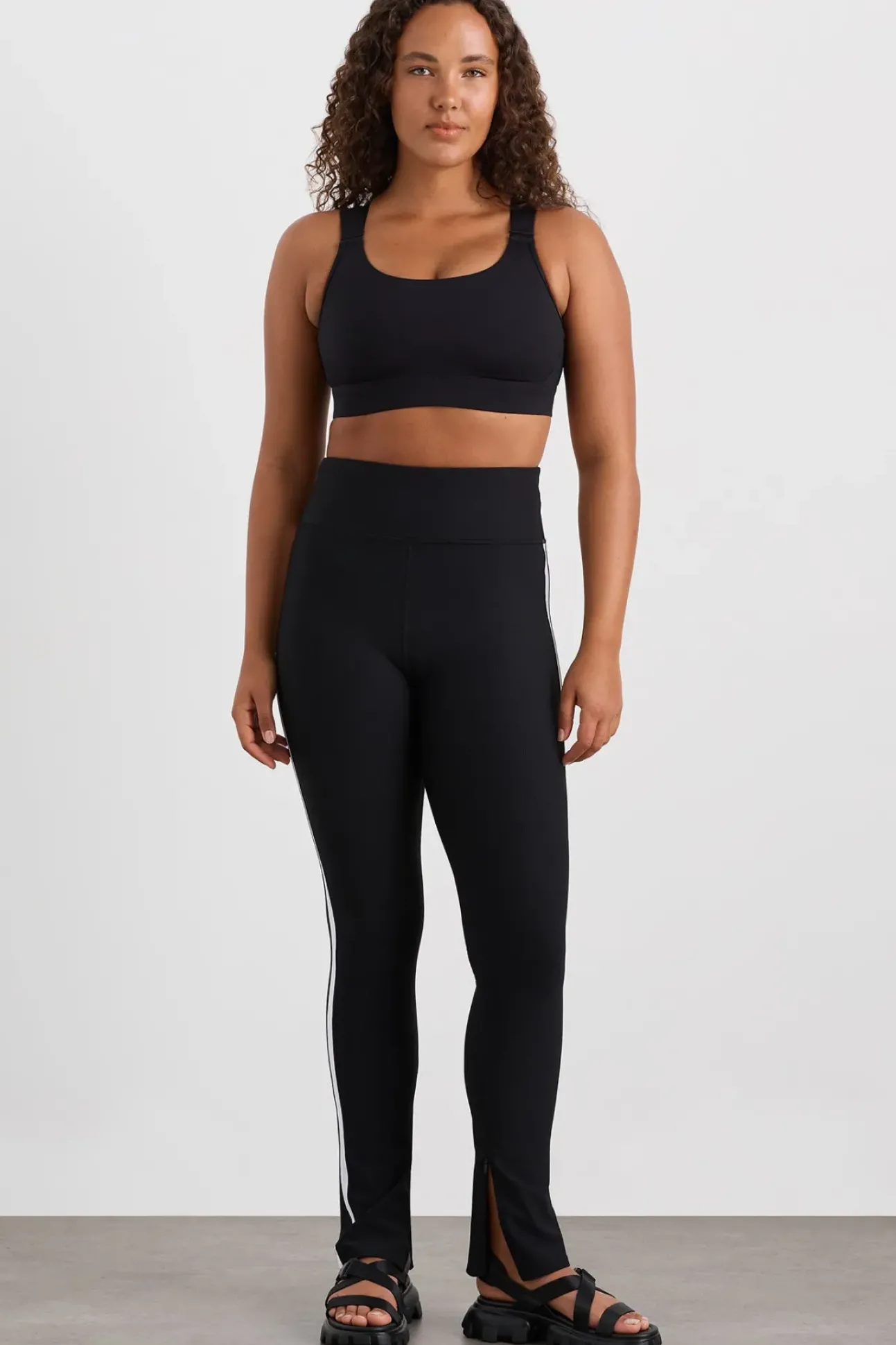 Logo Crossback Sports Bra 395