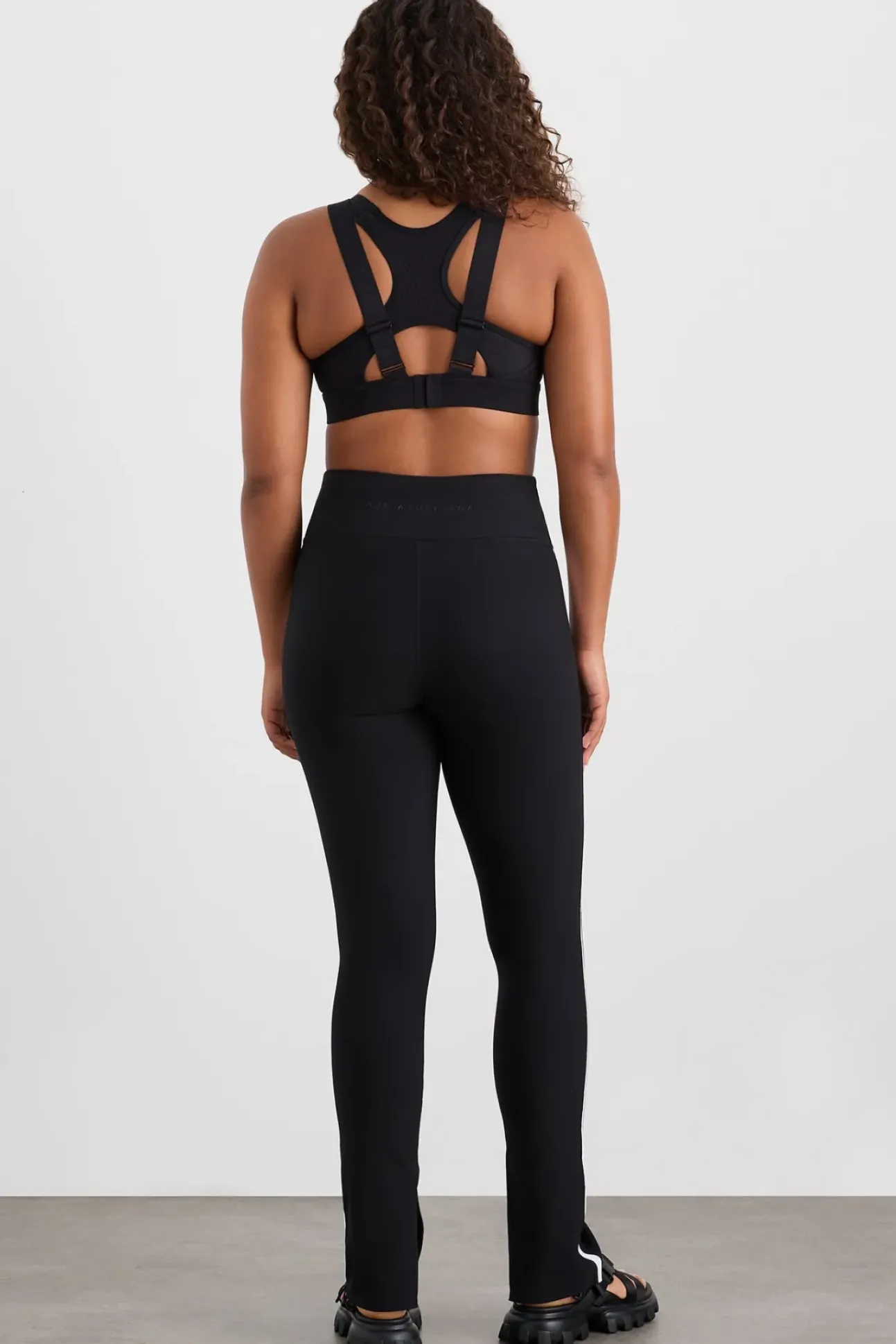 Logo Crossback Sports Bra 395