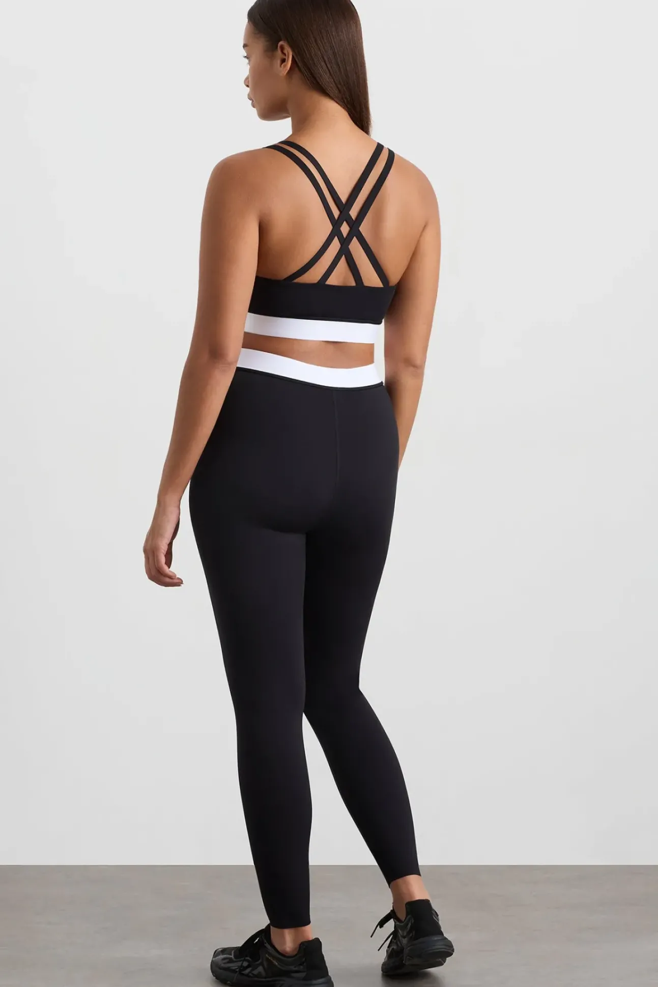 Logo Elastic Sports Bra 323