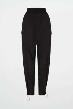 Logotape Spray Trackpants 511