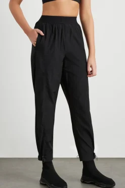 Logotape Spray Trackpants 511