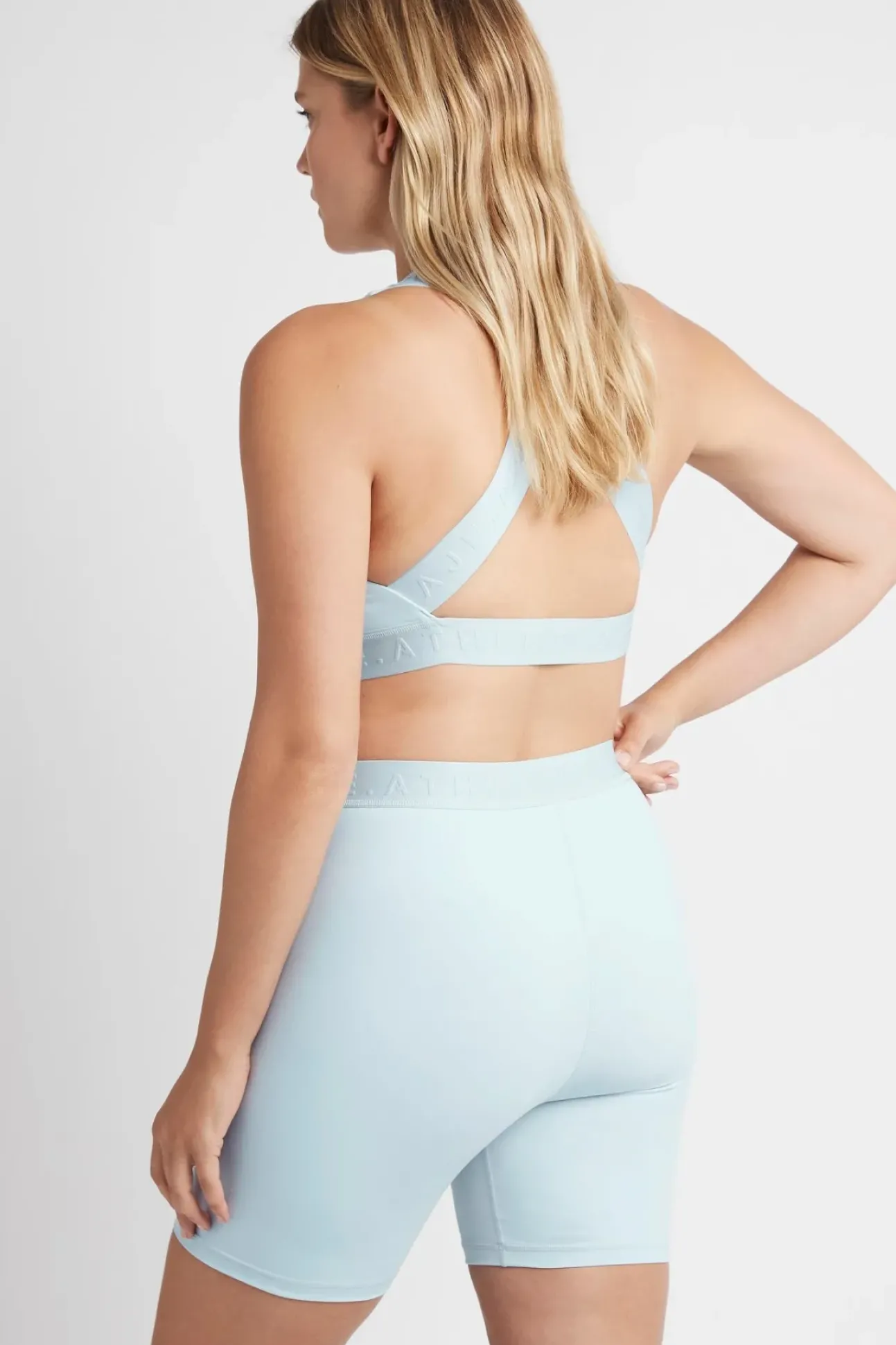 Mid Rise Logotape Shorts 607