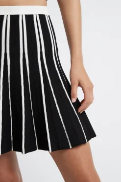 Pleated Knit Mini Skirt 611