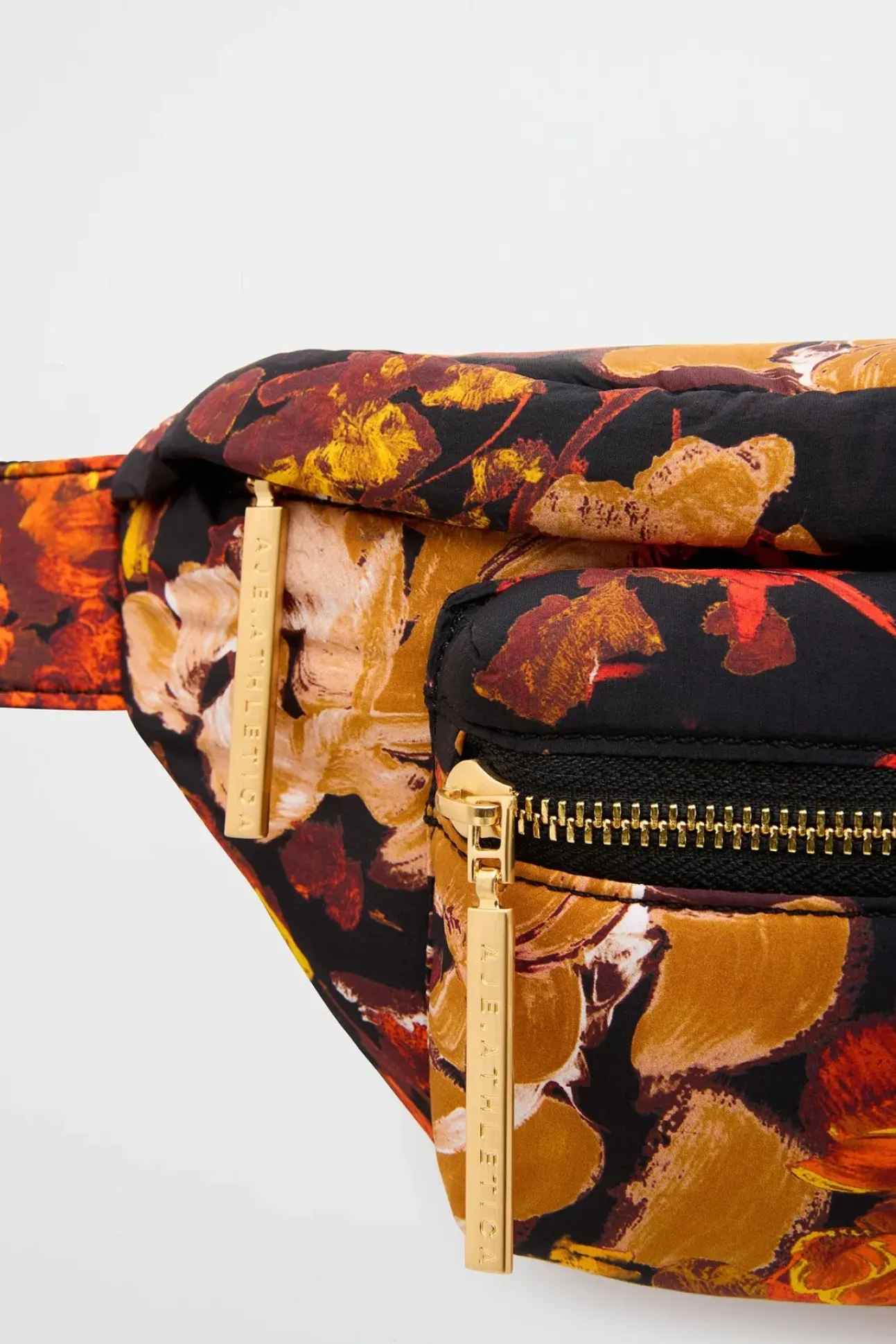 Puffed Spray Belt Bag 944