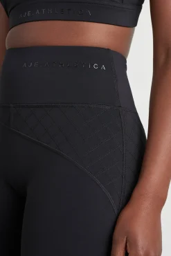 Quilted Mid Length Short 629