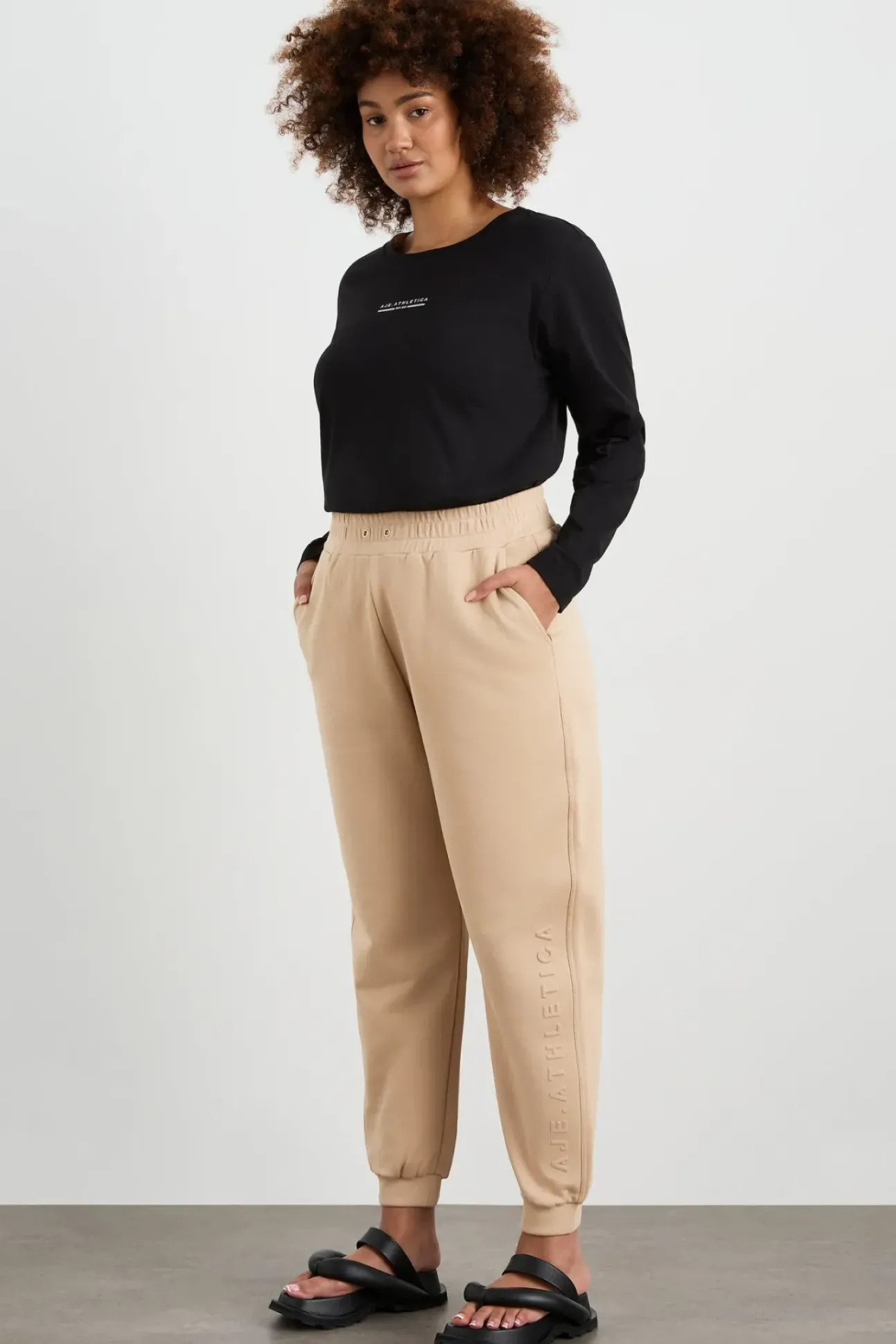 Relaxed Track Pants 508