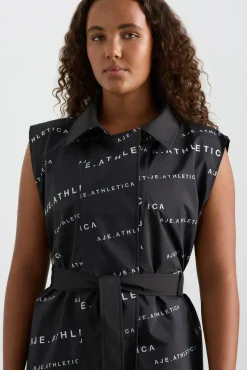 Reversible Sleeveless Trench 703