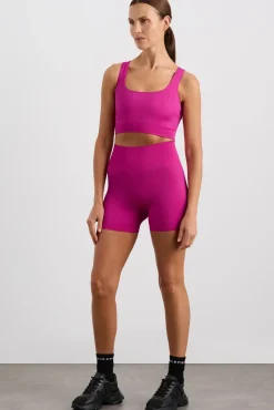 Seamless Mid Length Short 624