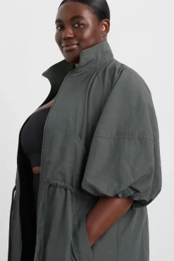 Short Sleeve Zipped Jacket 781