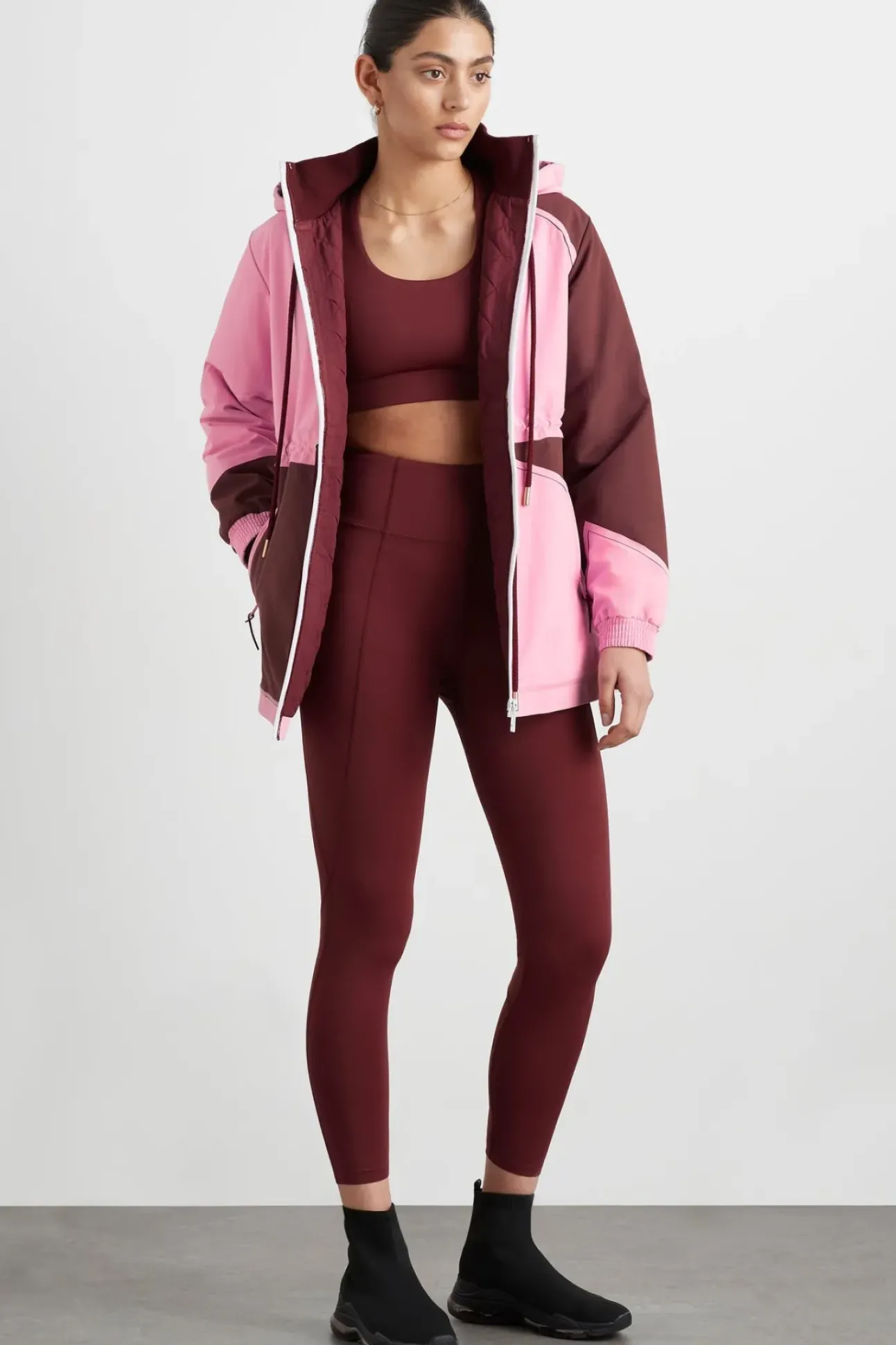 Twist Back Sports Bra 335